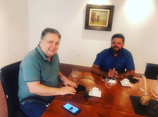 Juninho Virgílio recebe o apoio de Garotinho para disputa a presidência da Câmara de Campos